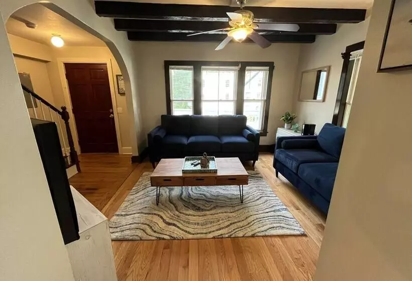 ペンション Cozy 3br Beach House By The Sea