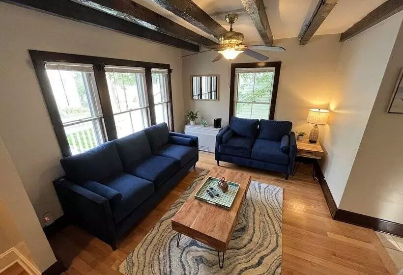 ペンション Cozy 3br Beach House By The Sea