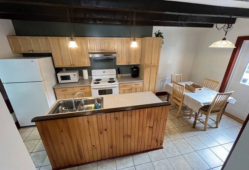 بنسيون Cozy 3br Beach House By The Sea