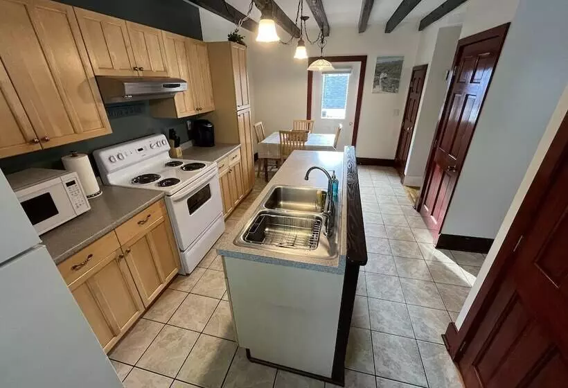 ペンション Cozy 3br Beach House By The Sea