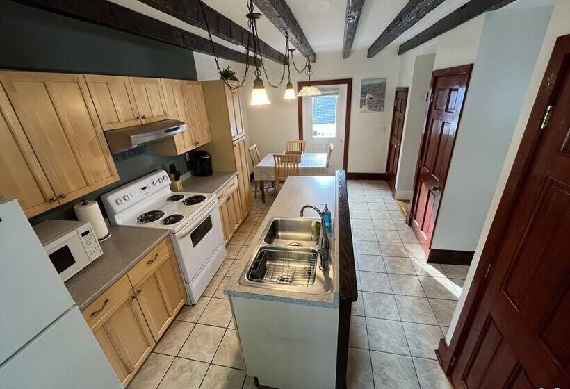 بنسيون Cozy 3br Beach House By The Sea