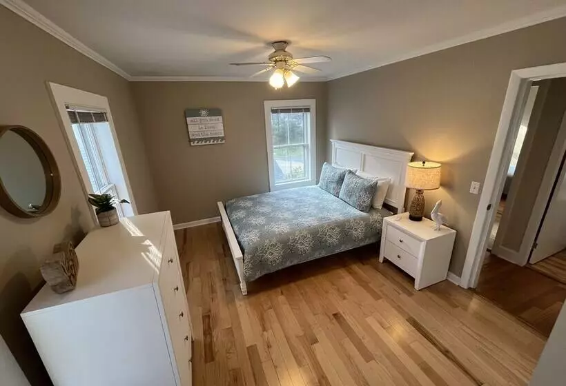 ペンション Cozy 3br Beach House By The Sea