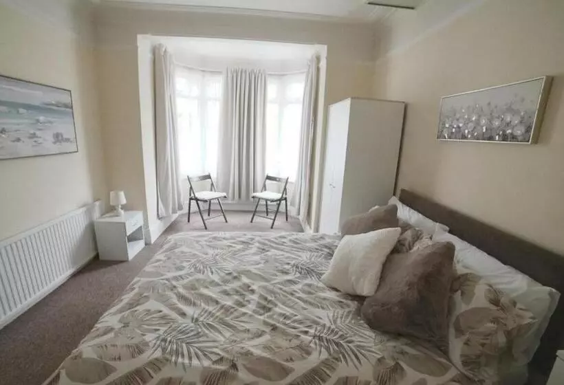 Majatalo Silverdale House