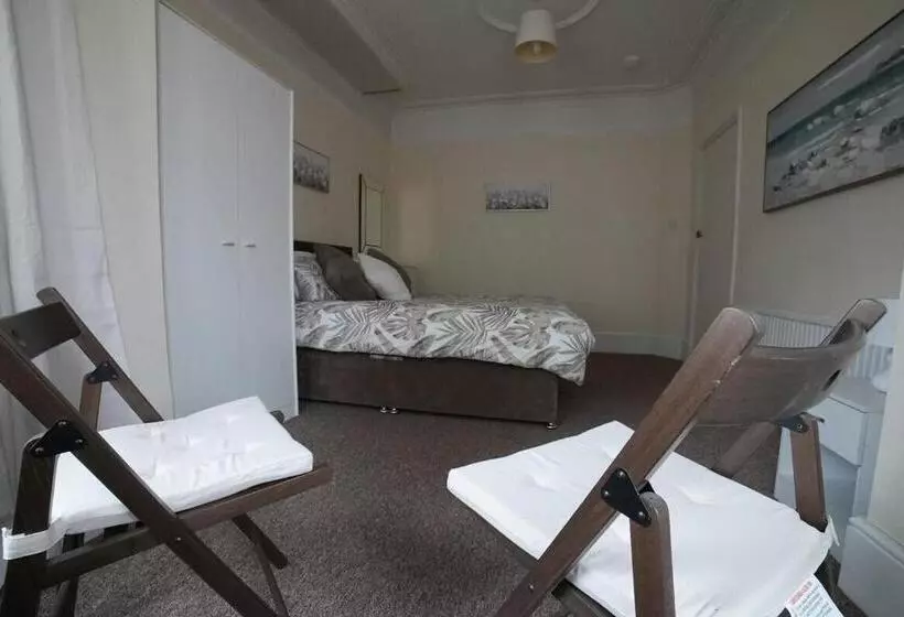 Majatalo Silverdale House