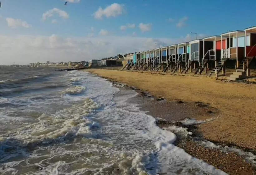 Majatalo Silverdale House