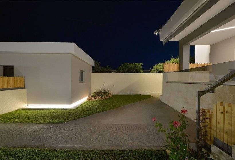 פנסיון Swan Paradise Residences