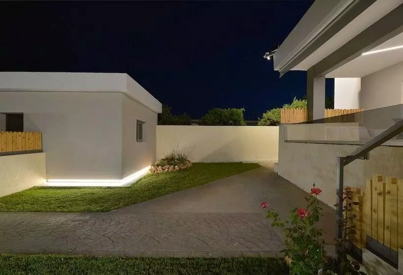 ペンション Swan Paradise Residences