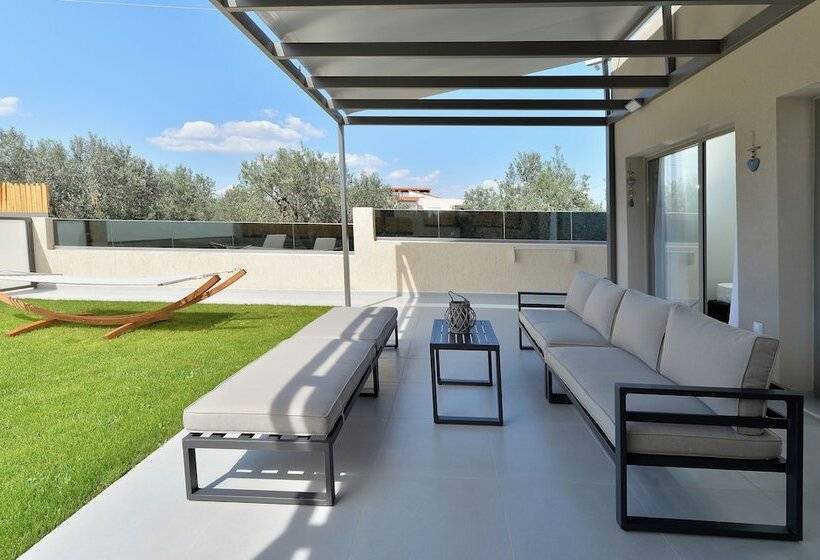 פנסיון Swan Paradise Residences