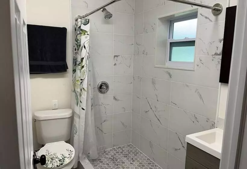 Majatalo Zenhomes In Brandon Near Tampa Valrico Seffner