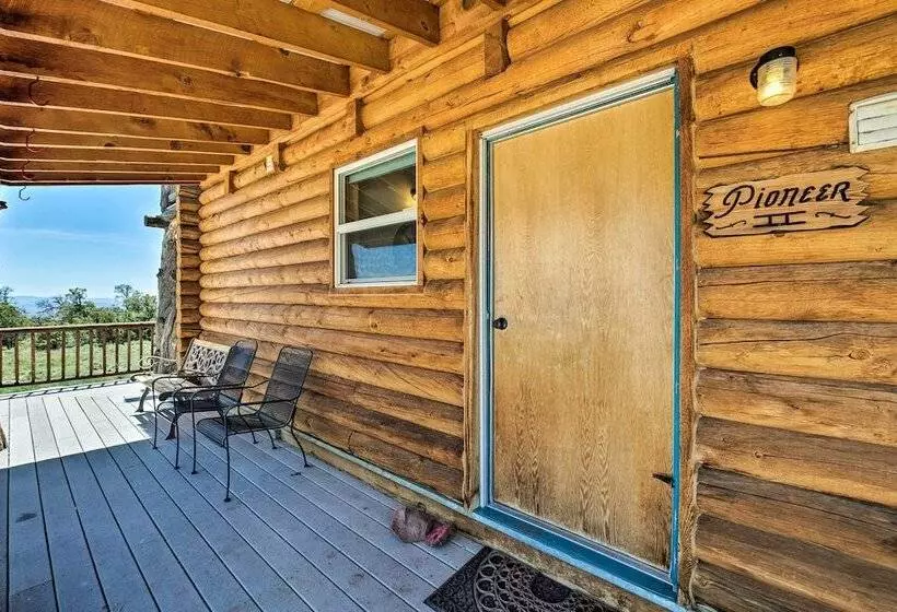 Pet Friendly Moab Cabin W/ Mtn Views & Bbq!