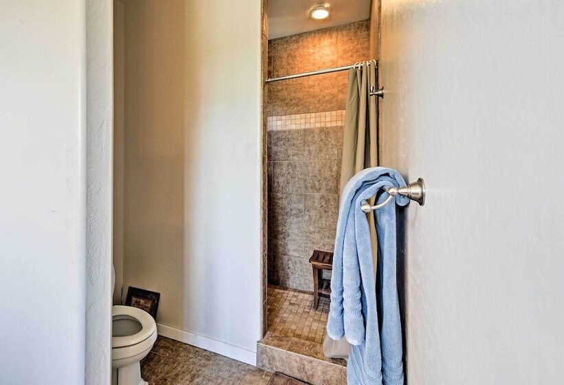 Near Hiking: Vernon Cabin W/ Hot Tub On 30 Acres!