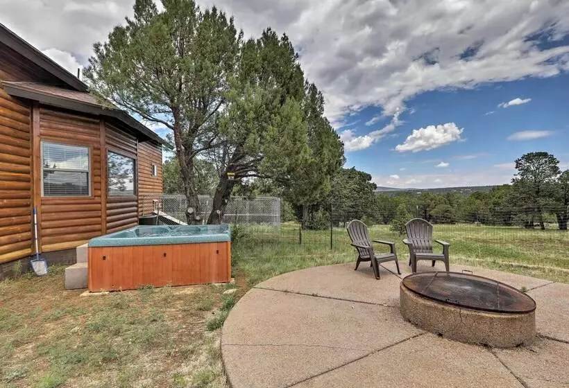 Near Hiking: Vernon Cabin W/ Hot Tub On 30 Acres!