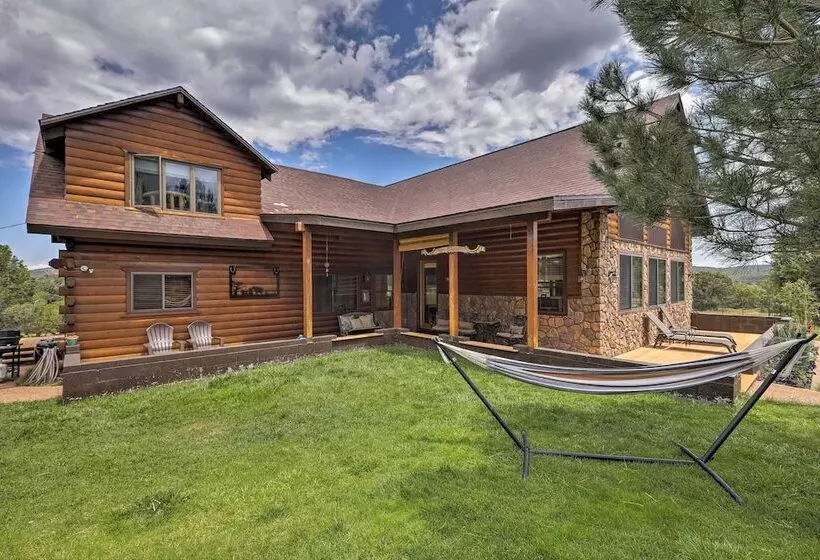 Near Hiking: Vernon Cabin W/ Hot Tub On 30 Acres!