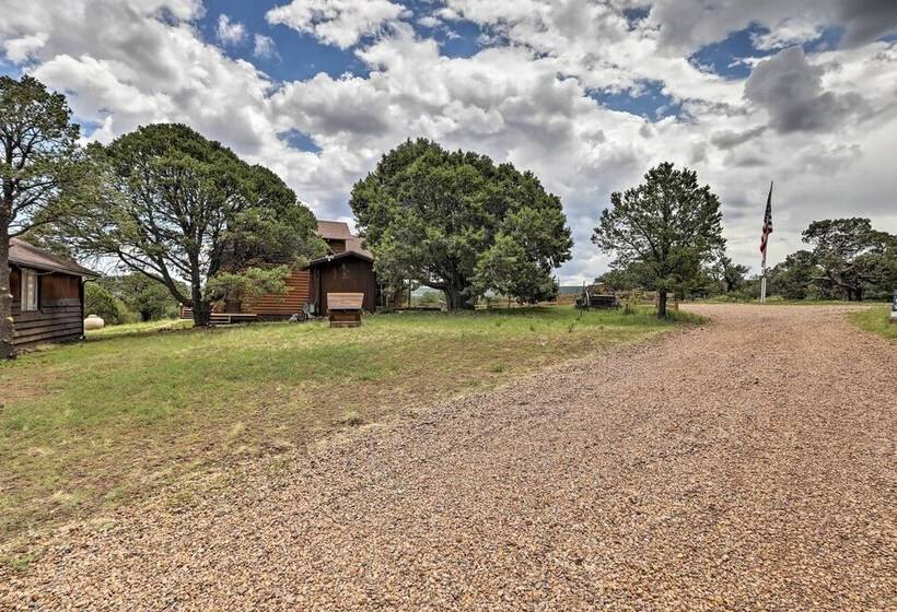 Near Hiking: Vernon Cabin W/ Hot Tub On 30 Acres!