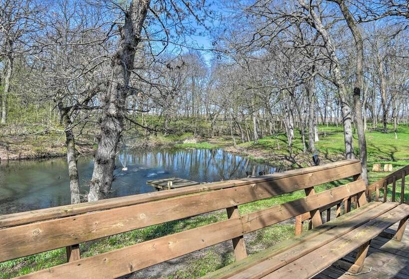 Raccoon River Retreat: Indoor Pool & Outdoor Fun!