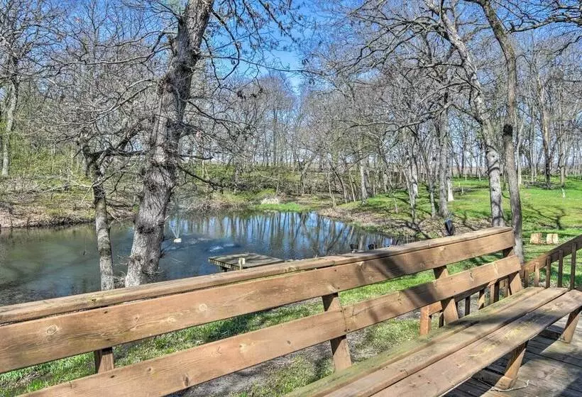 Raccoon River Retreat: Indoor Pool & Outdoor Fun!