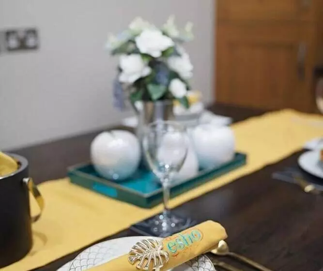 Residenssi Huge House Pool Table Parking Garden Sky Tv Wifi