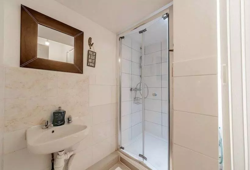 レジデンス Stylish 3 Bed House With Free Parking & Wifi