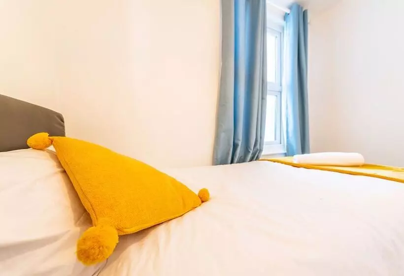 レジデンス Stylish 3 Bed House With Free Parking & Wifi