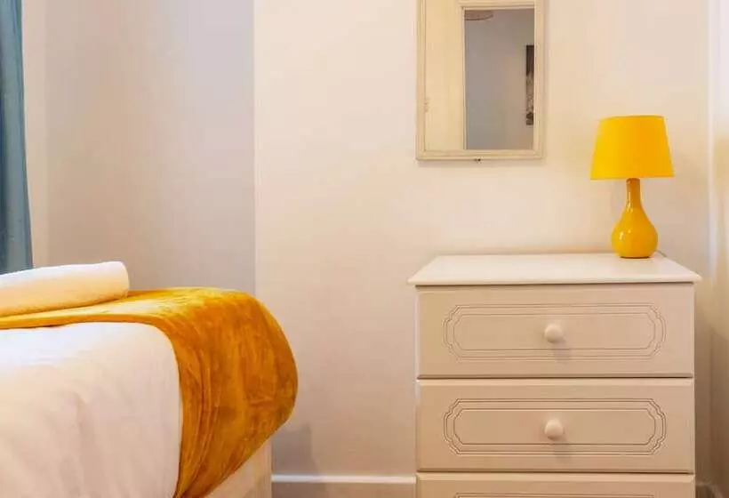 レジデンス Stylish 3 Bed House With Free Parking & Wifi