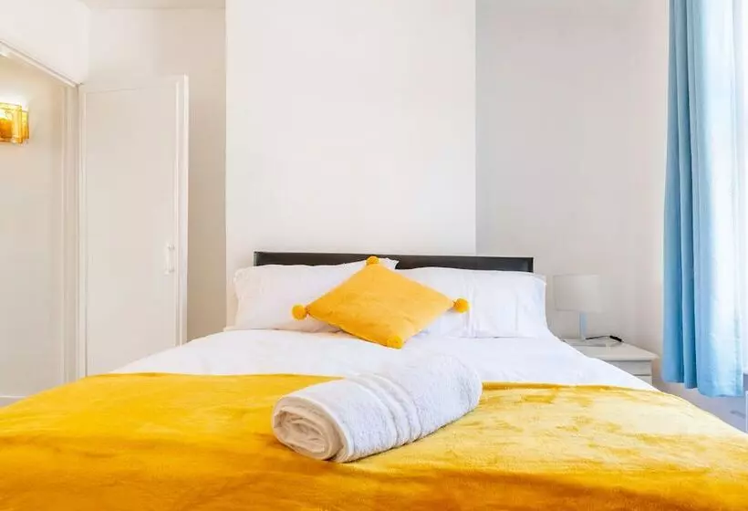 レジデンス Stylish 3 Bed House With Free Parking & Wifi