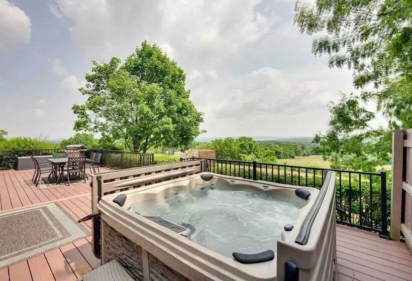 Rural Dutch Country Retreat   Private Hot Tub