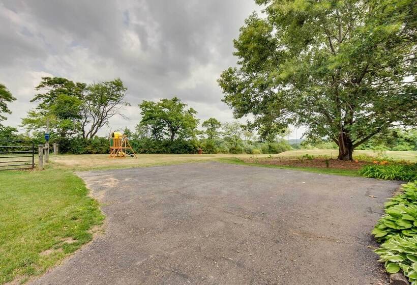 Rural Dutch Country Retreat   Private Hot Tub