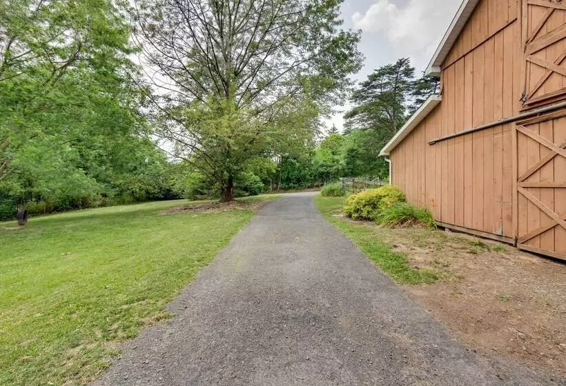 Rural Dutch Country Retreat   Private Hot Tub