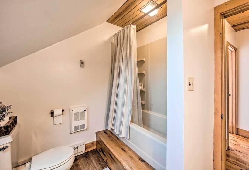 Rural Dutch Country Retreat   Private Hot Tub