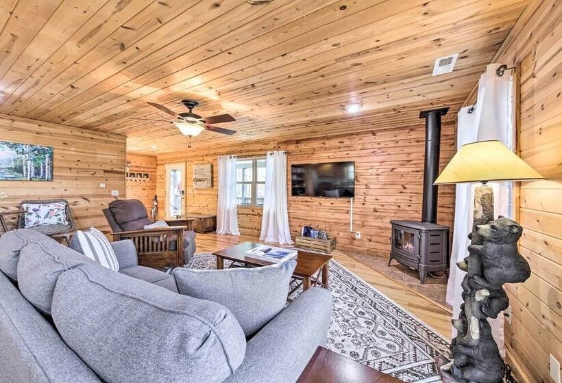 Scenic Murphy Escape With Hot Tub & Fire Pit!