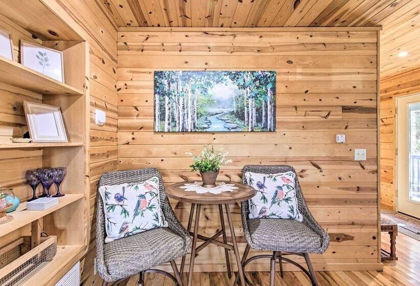 Scenic Murphy Escape With Hot Tub & Fire Pit!