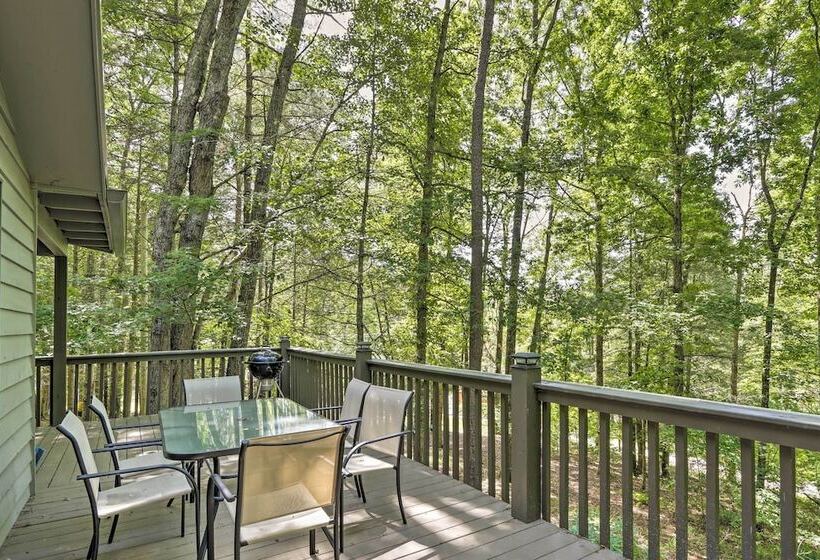 Scenic Murphy Escape With Hot Tub & Fire Pit!