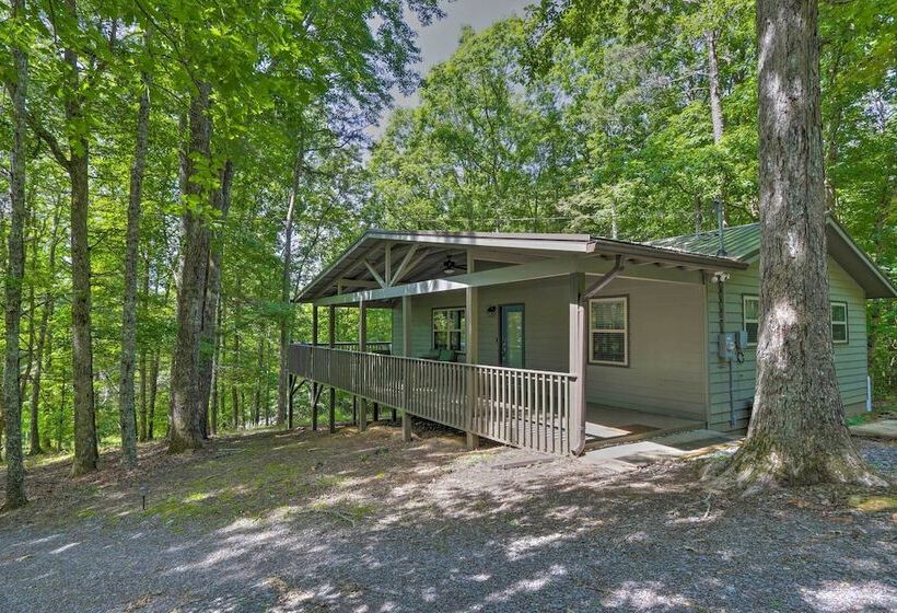 Scenic Murphy Escape With Hot Tub & Fire Pit!