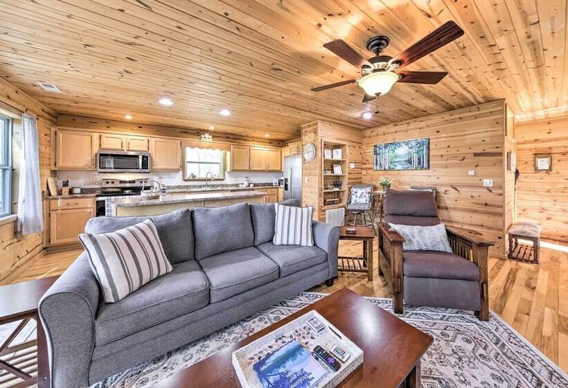 Scenic Murphy Escape With Hot Tub & Fire Pit!