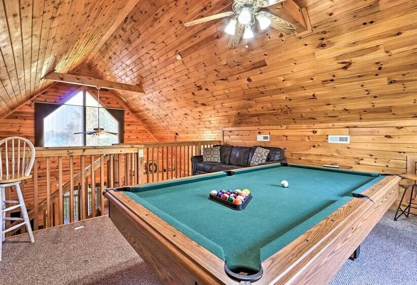 Sevierville Cabin W/ Lake Access & Private Hot Tub