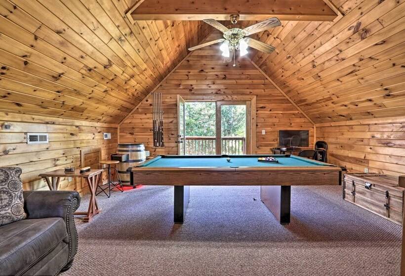 Sevierville Cabin W/ Lake Access & Private Hot Tub