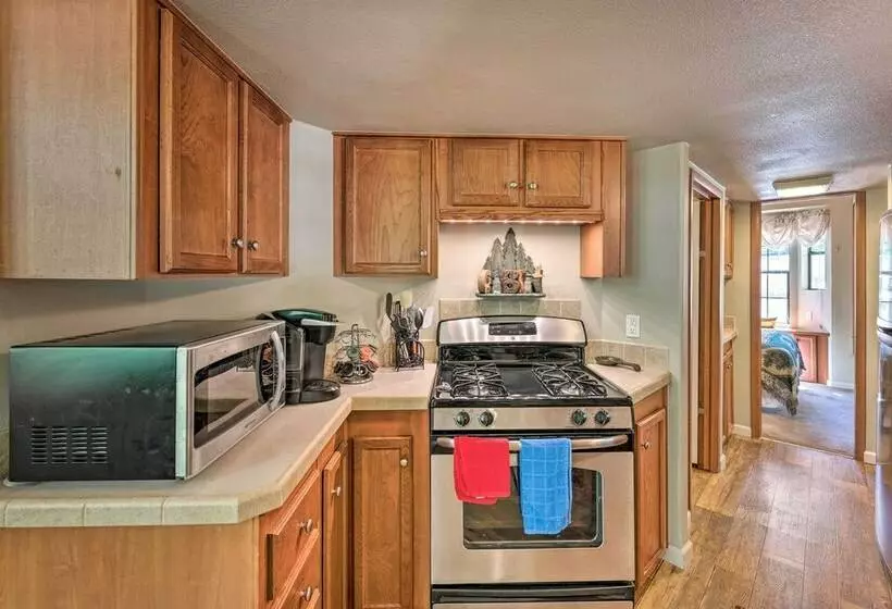 Near Hikes: Cabin W/ Furnished Deck In Show Low