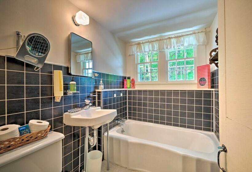 Sky Parlor Farm  On 480 Acres W/ Fire Pit!