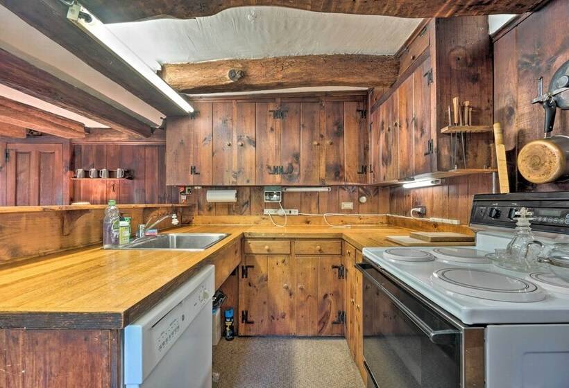 Sky Parlor Farm On 480 Acres W/ Fire Pit!