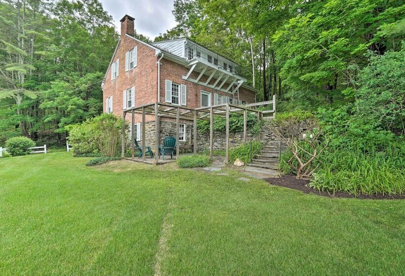 Sky Parlor Farm On 480 Acres W/ Fire Pit!