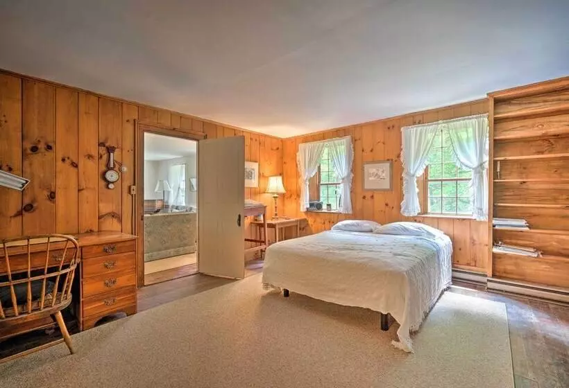 Sky Parlor Farm  On 480 Acres W/ Fire Pit!