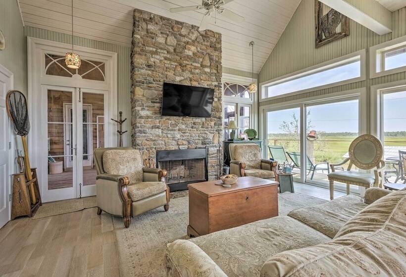 Spacious & Secluded Stilt Home On Fontaine Reserve