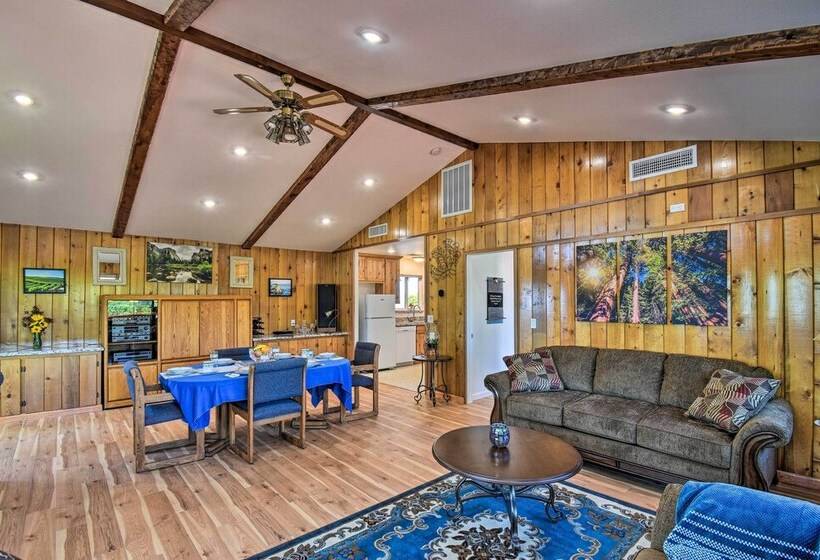 Stunning  Treetop Villa    1 Mi To Dtwn Mariposa!