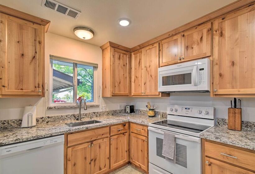 Stunning  Treetop Villa    1 Mi To Dtwn Mariposa!