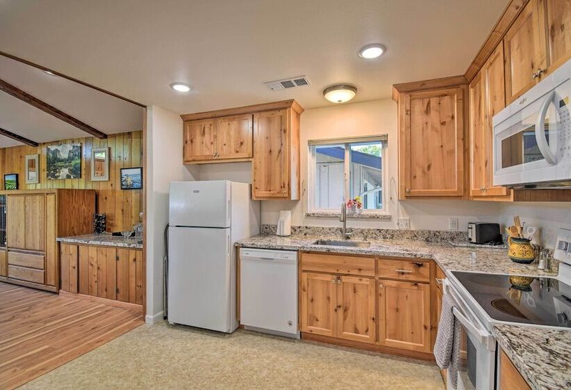 Stunning  Treetop Villa    1 Mi To Dtwn Mariposa!