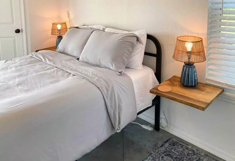 Stylish Lake O  The Cherokees Cabin W/ Patio!