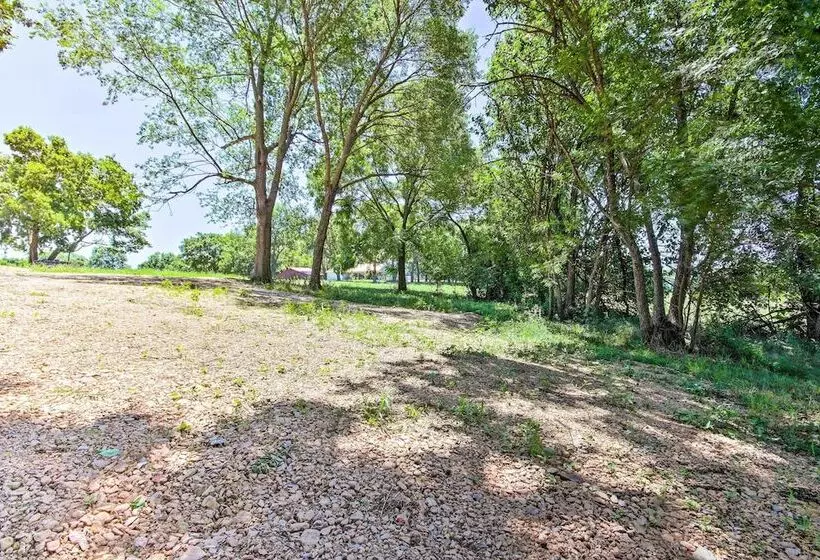 Stylish Lake O  The Cherokees Cabin W/ Patio!