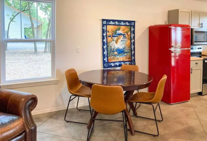 Stylish Lake O  The Cherokees Cabin W/ Patio!