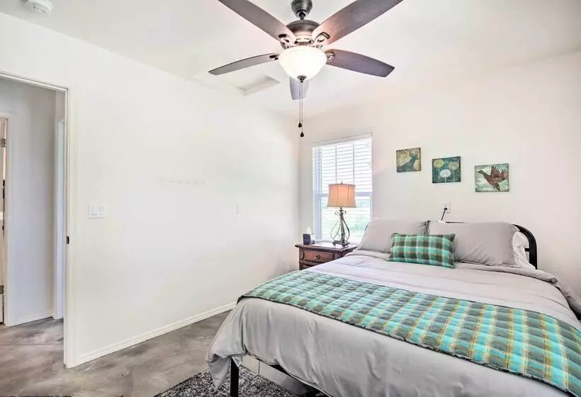 Stylish Lake O  The Cherokees Cabin W/ Patio!