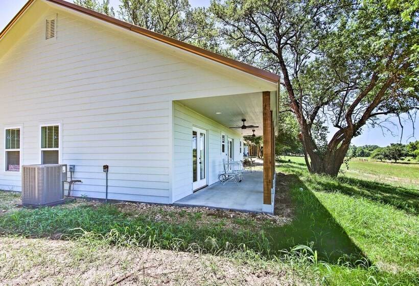 Stylish Lake O  The Cherokees Cabin W/ Patio!